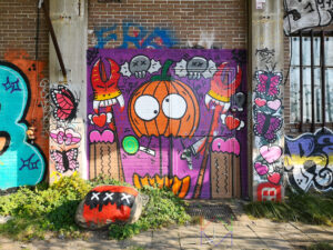 Kleurrijke graffiti op NDSM-werf in Amsterdam Noord. Workshop smartphone fotografie.